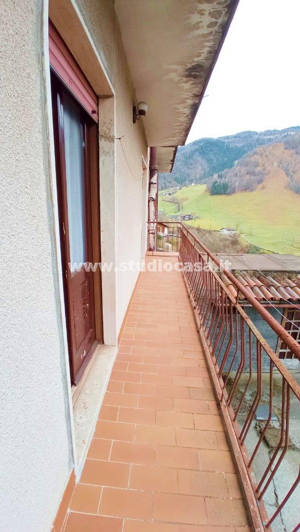 Appartamento in vendita a Gorno