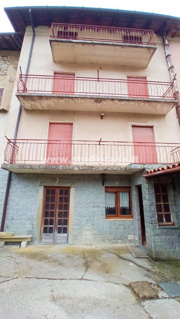 Appartamento in vendita a Gorno