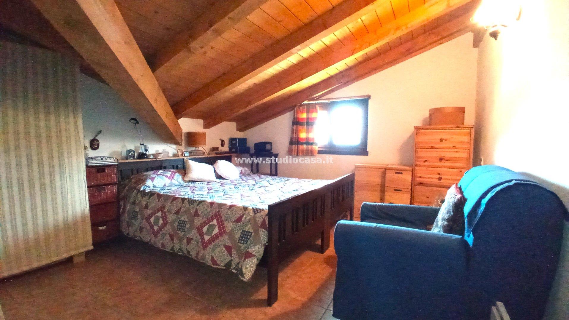 Appartamento in vendita a Gorno