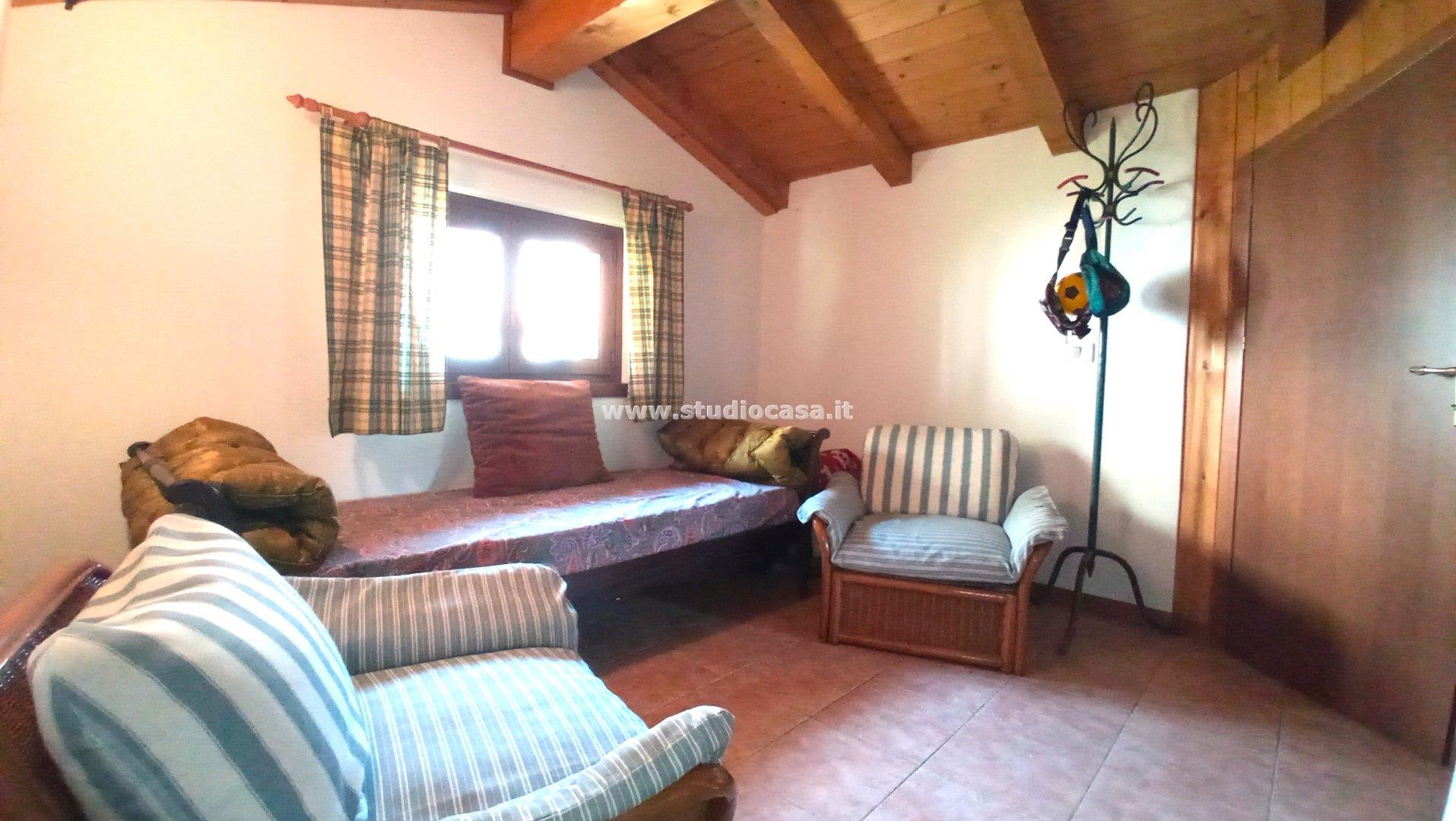 Appartamento in vendita a Gorno