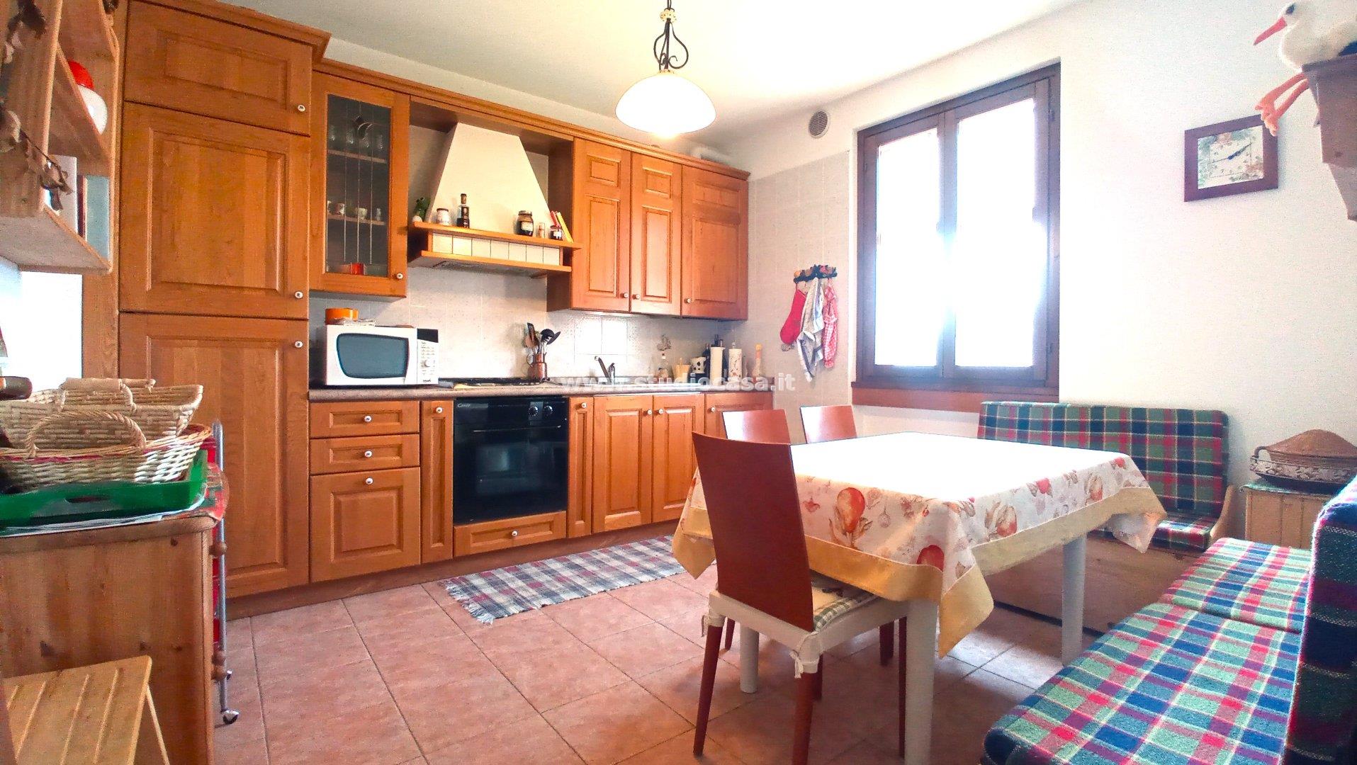 Appartamento in vendita a Gorno