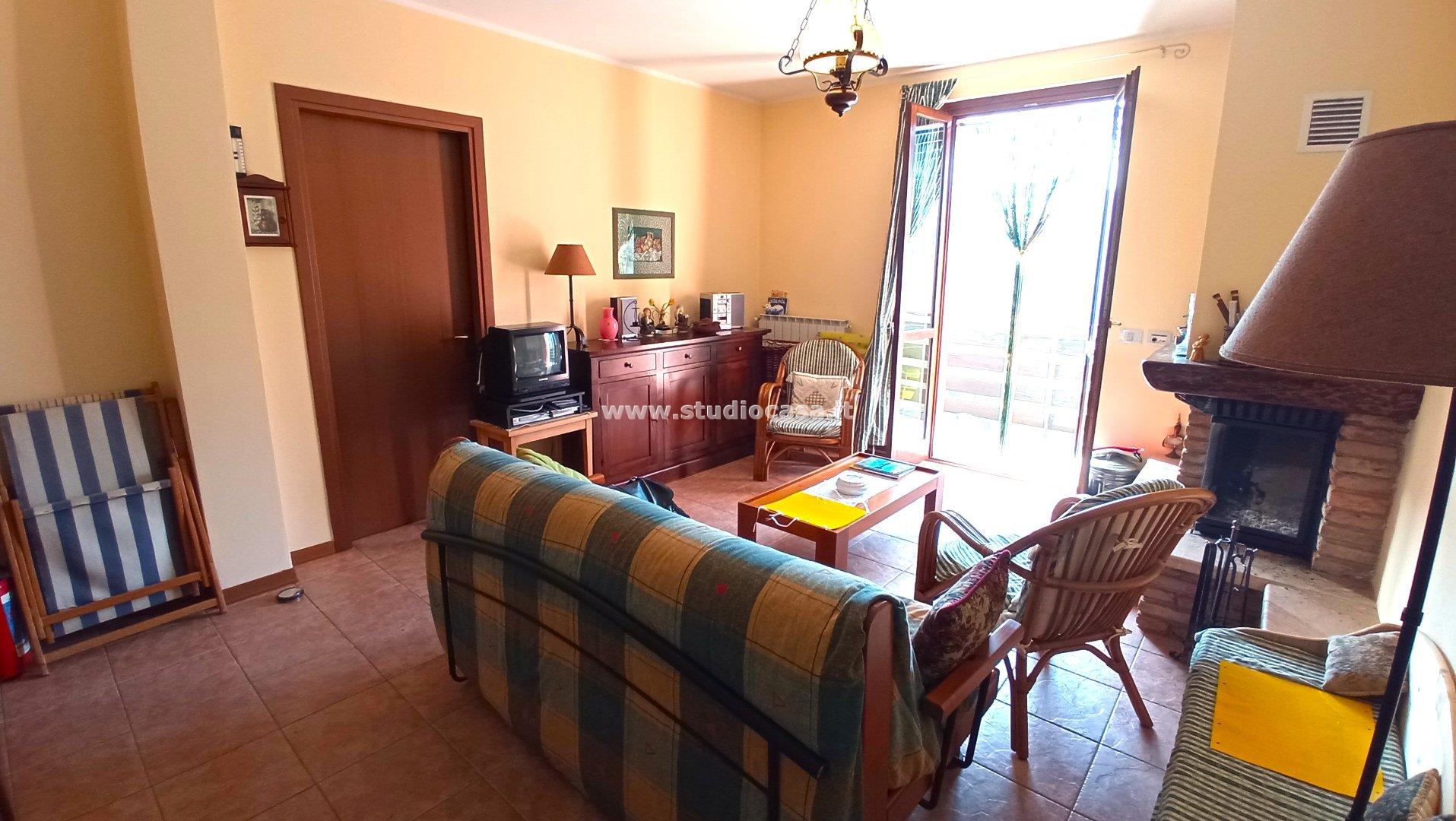 Appartamento in vendita a Gorno