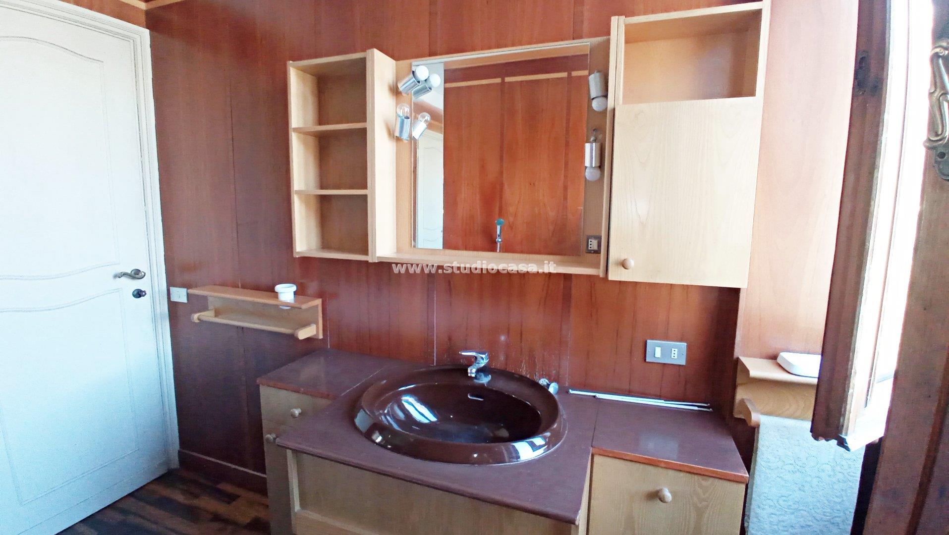 Casa Bifamiliare in vendita a Villa d