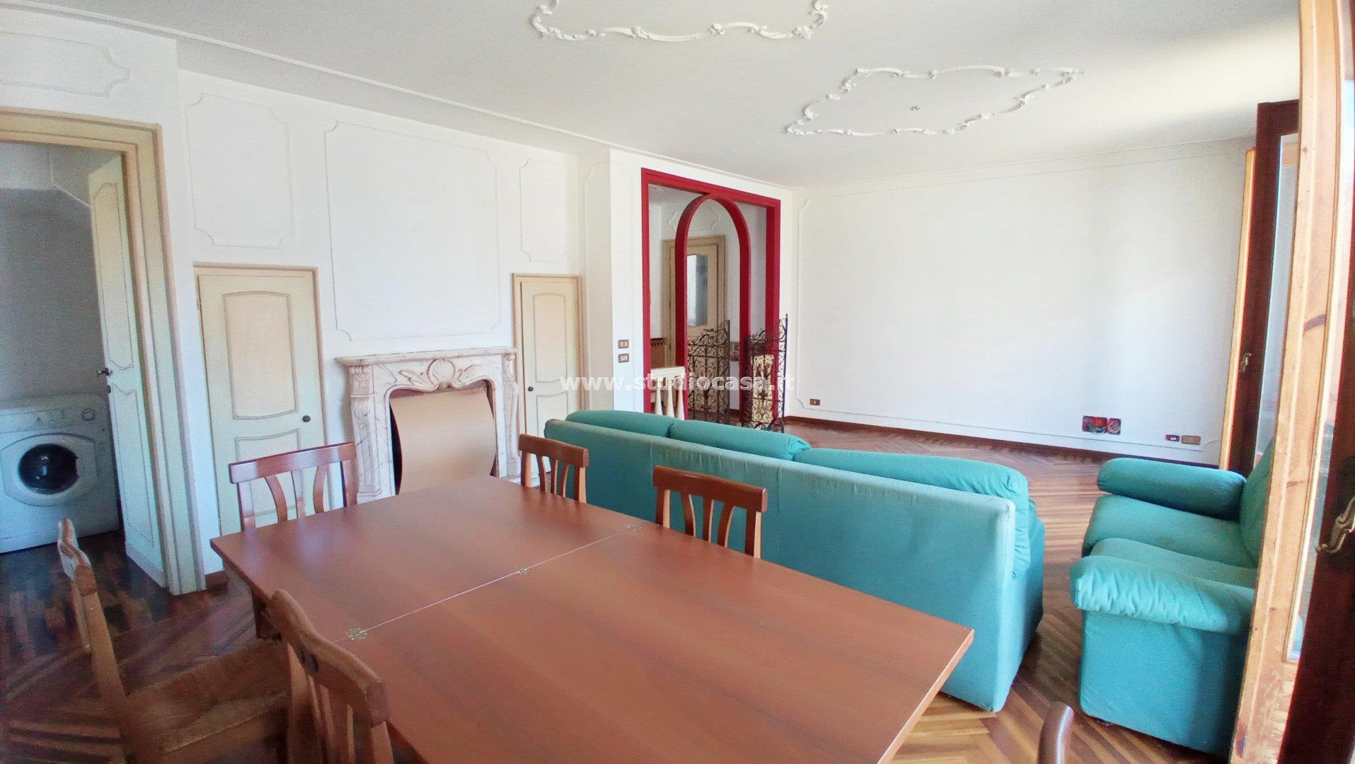 Casa Bifamiliare in vendita a Villa d