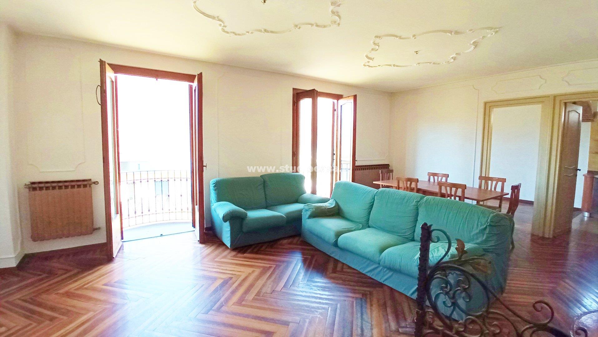 Casa Bifamiliare in vendita a Villa d