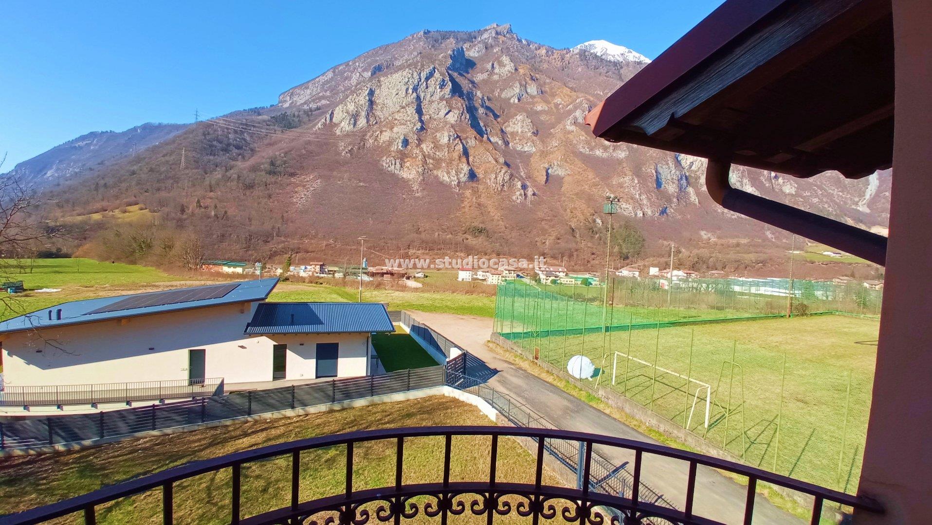 Casa Bifamiliare in vendita a Villa d