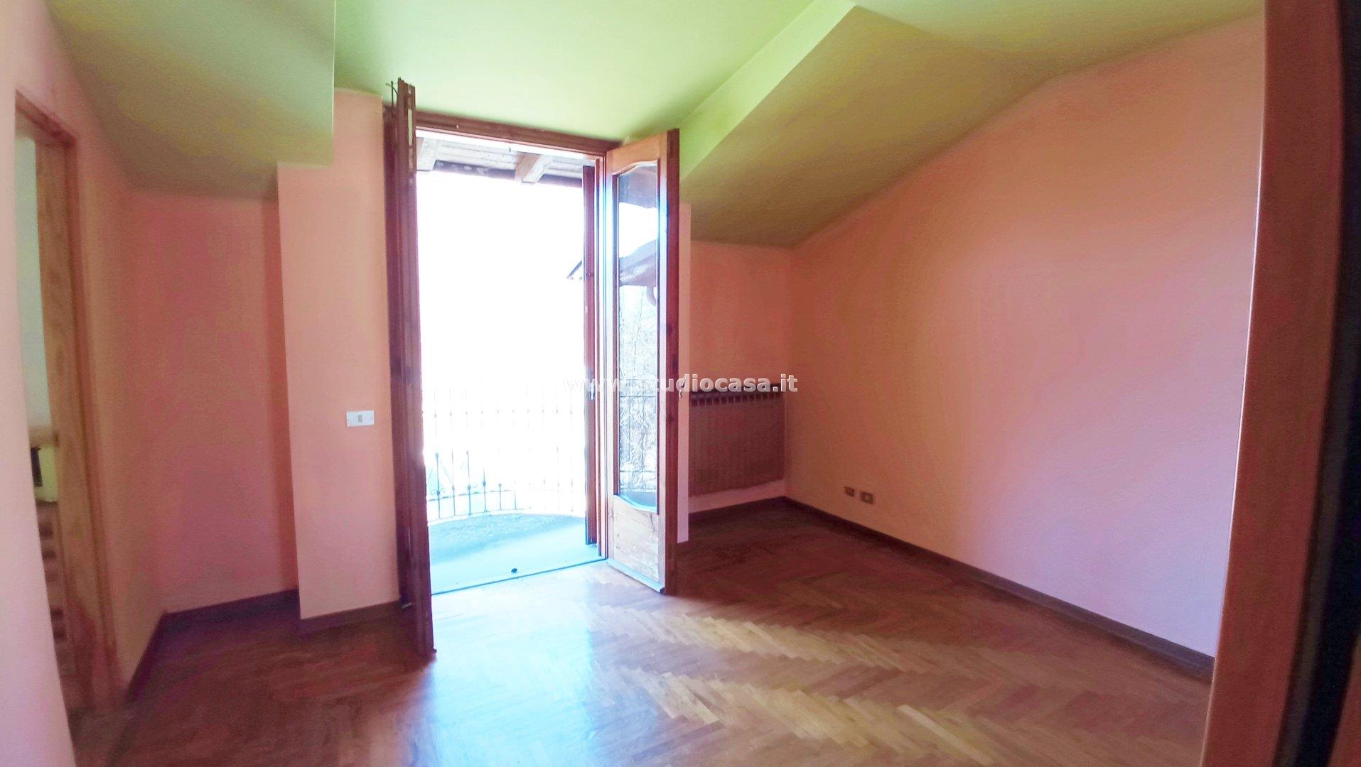 Casa Bifamiliare in vendita a Villa d