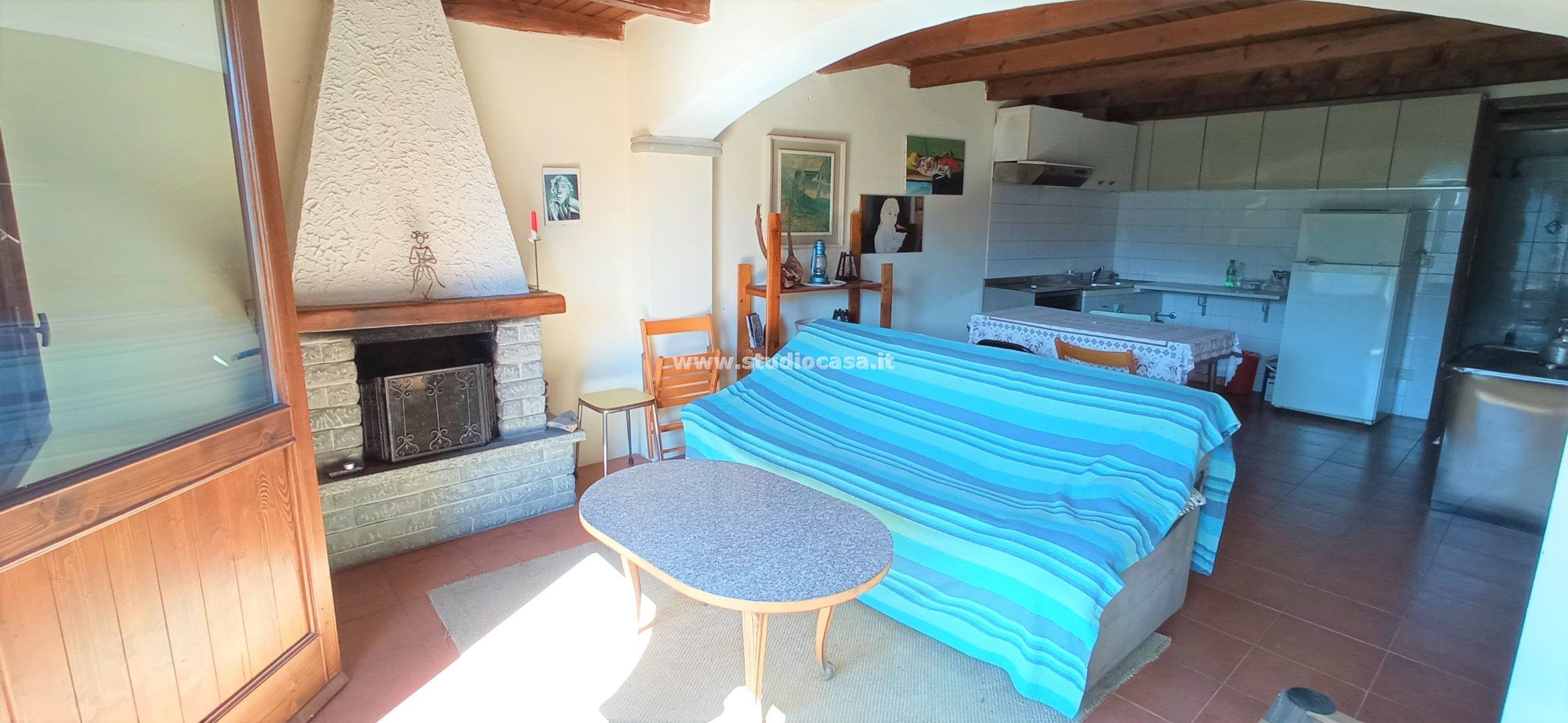 Appartamento in vendita a Gorno