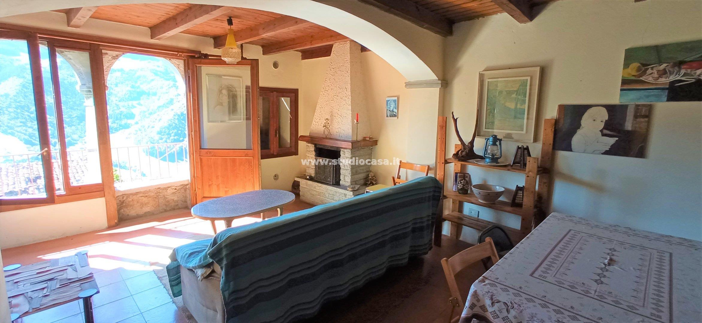 Appartamento in vendita a Gorno