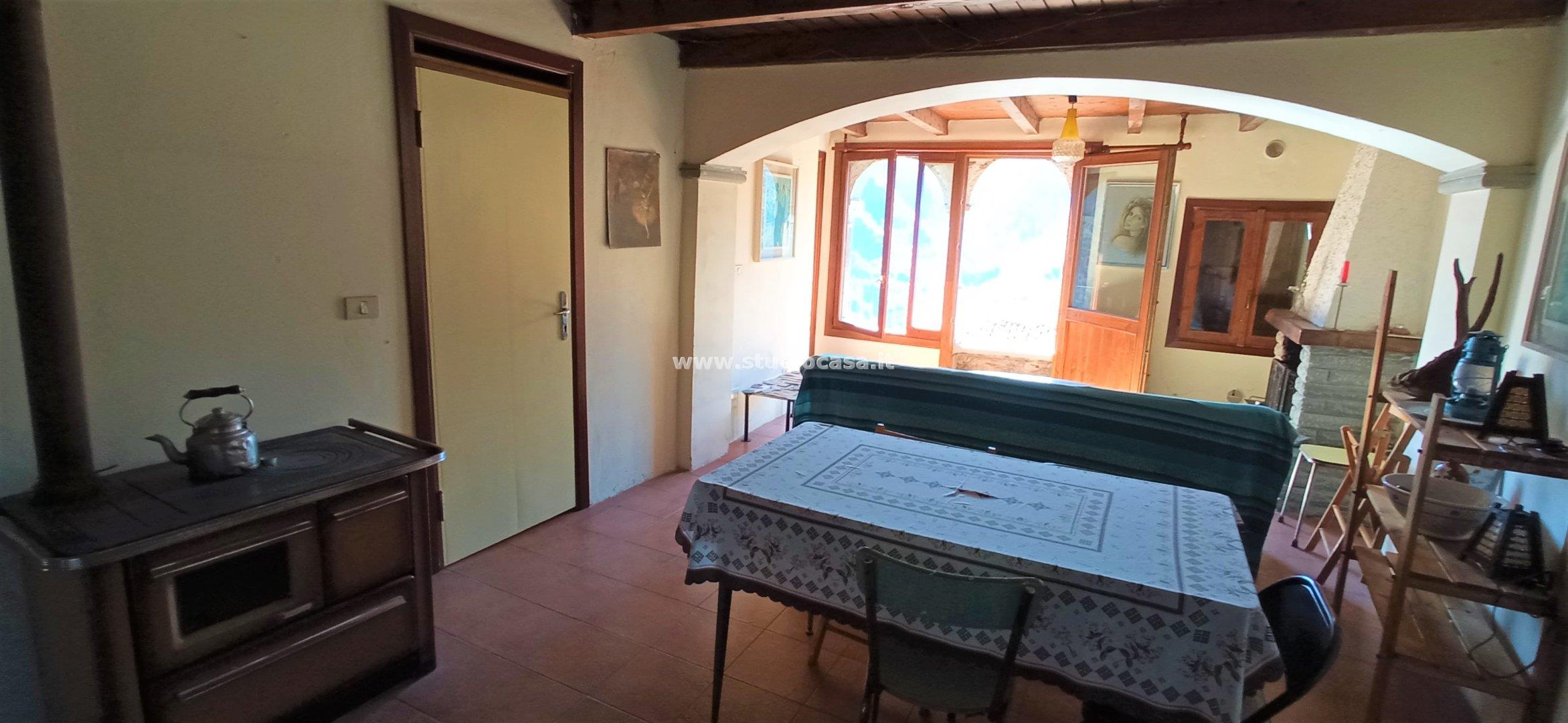 Appartamento in vendita a Gorno