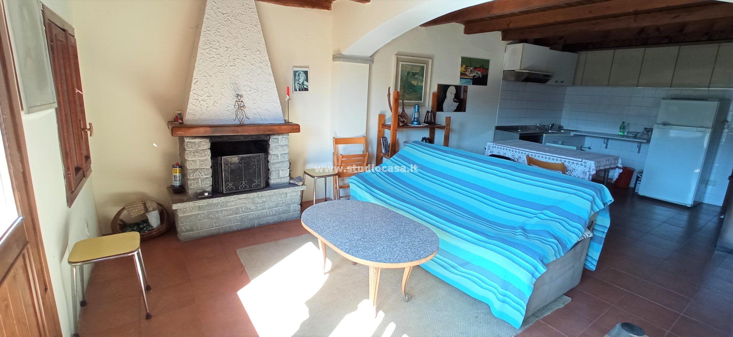 Appartamento in vendita a Gorno