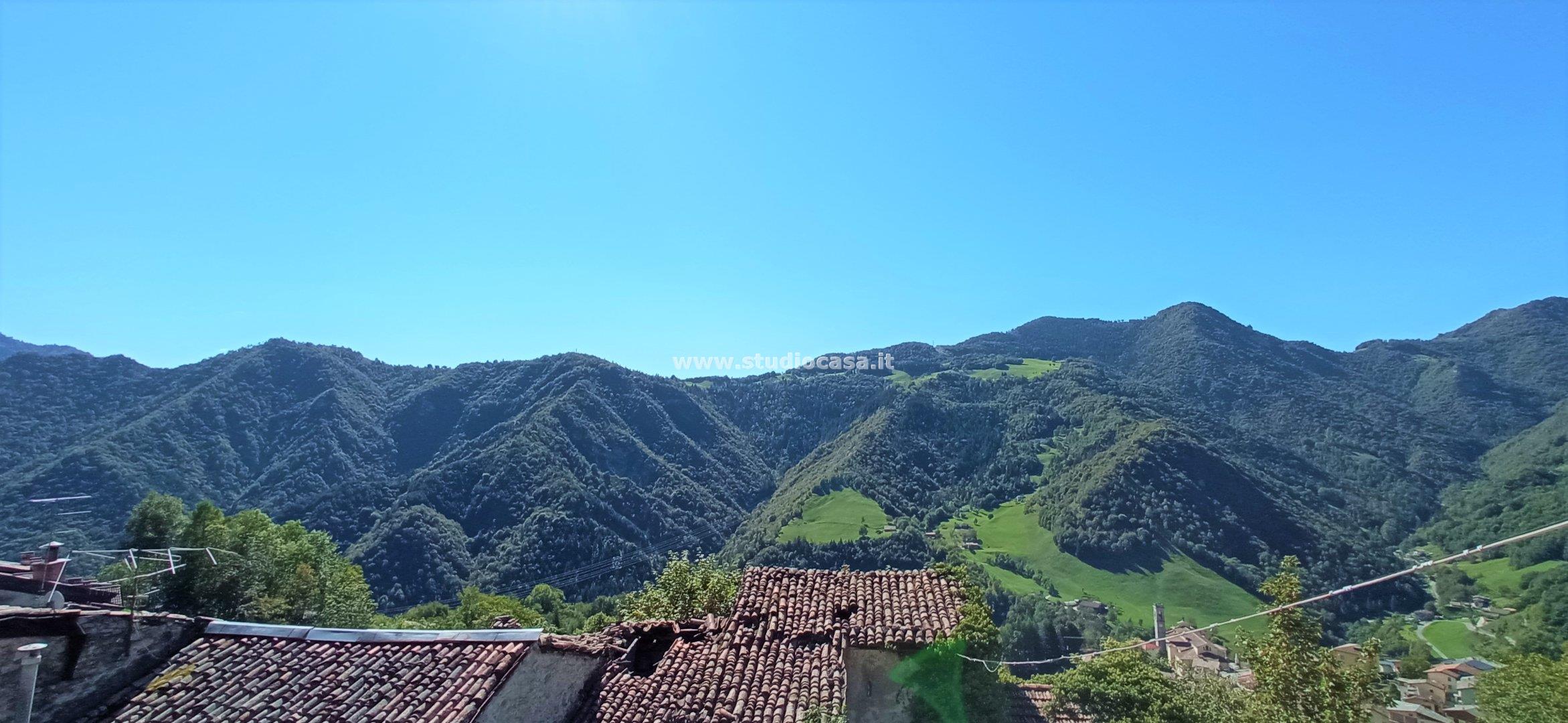 Appartamento in vendita a Gorno