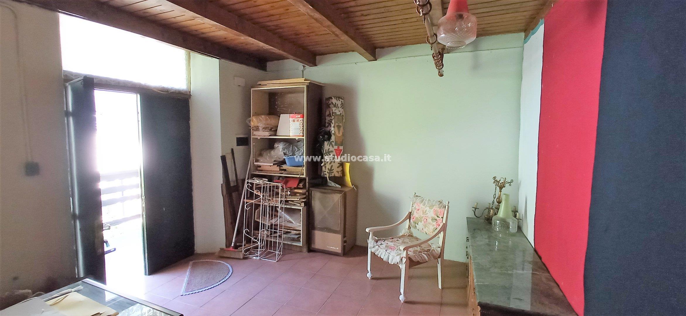 Appartamento in vendita a Gorno