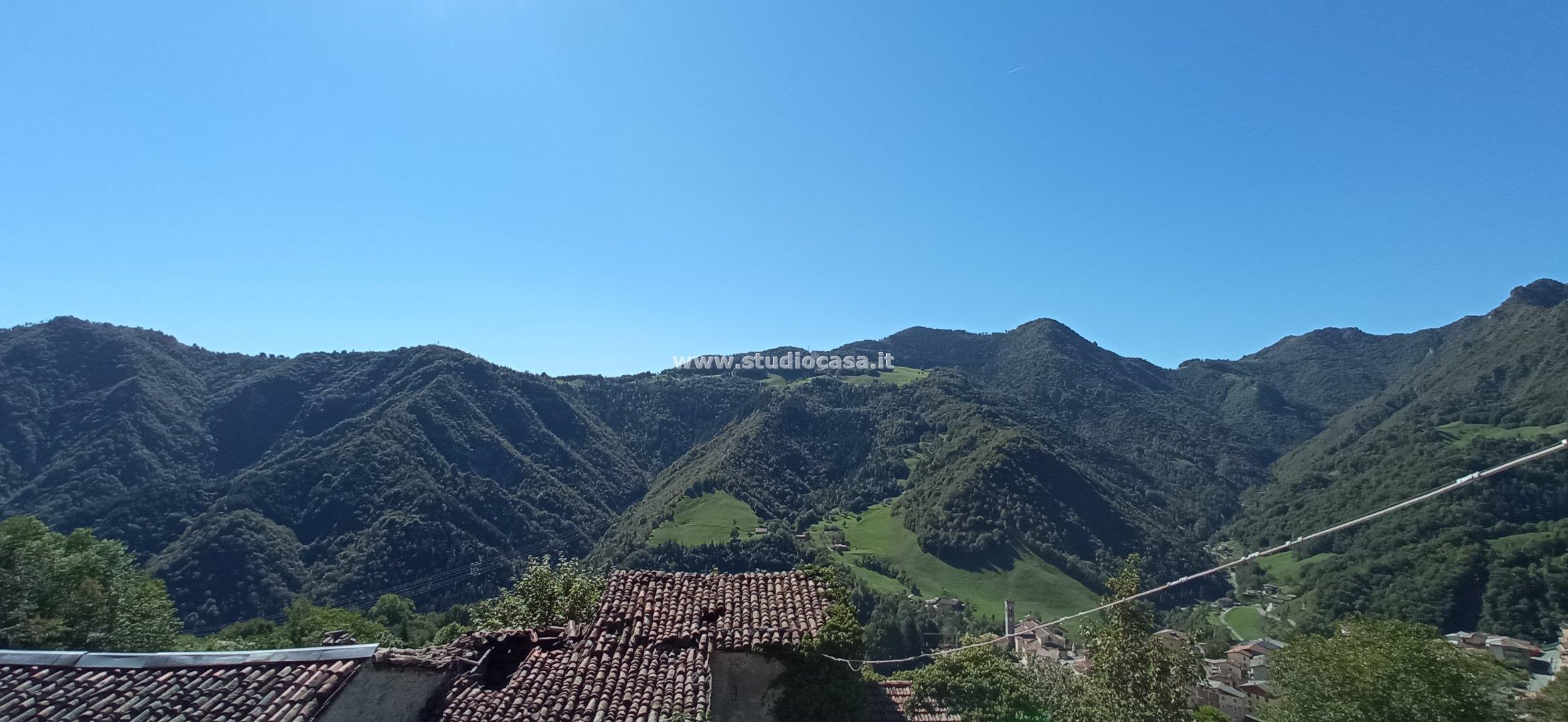 Appartamento in vendita a Gorno