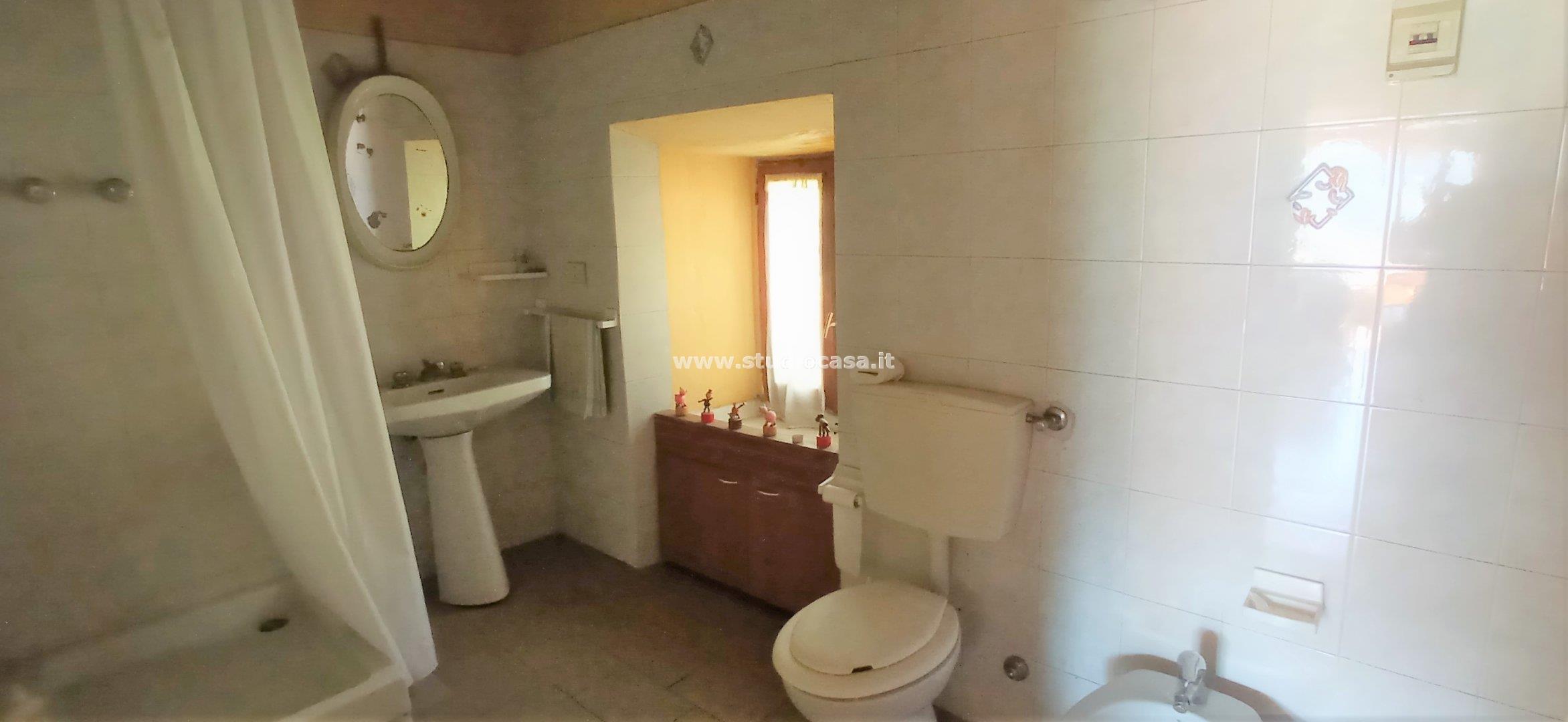 Appartamento in vendita a Gorno