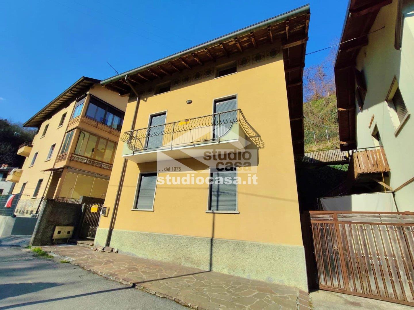 Casa Bifamiliare in vendita a Ponte Nossa