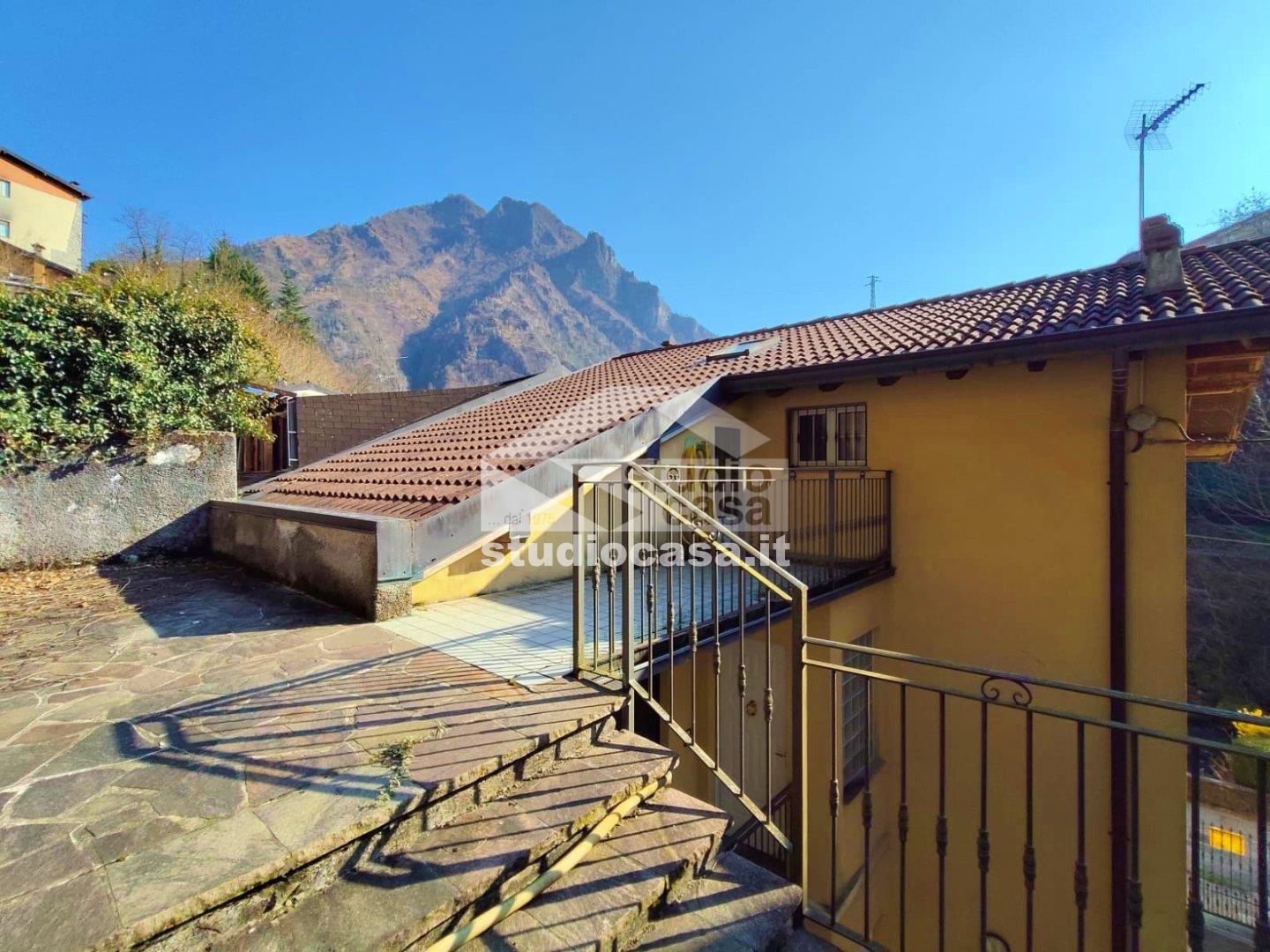 Casa Bifamiliare in vendita a Ponte Nossa