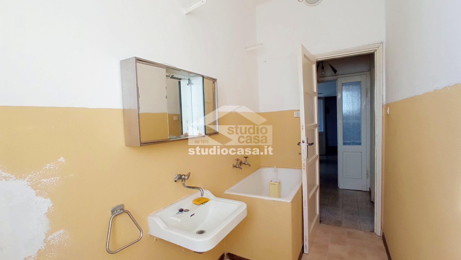 Appartamento in vendita a Gorno