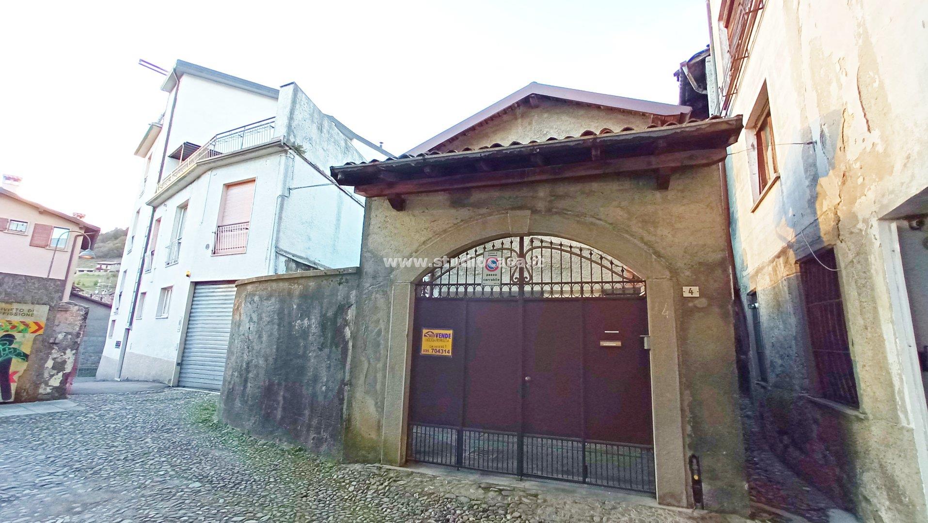 Casa Unifamiliare in vendita a Clusone