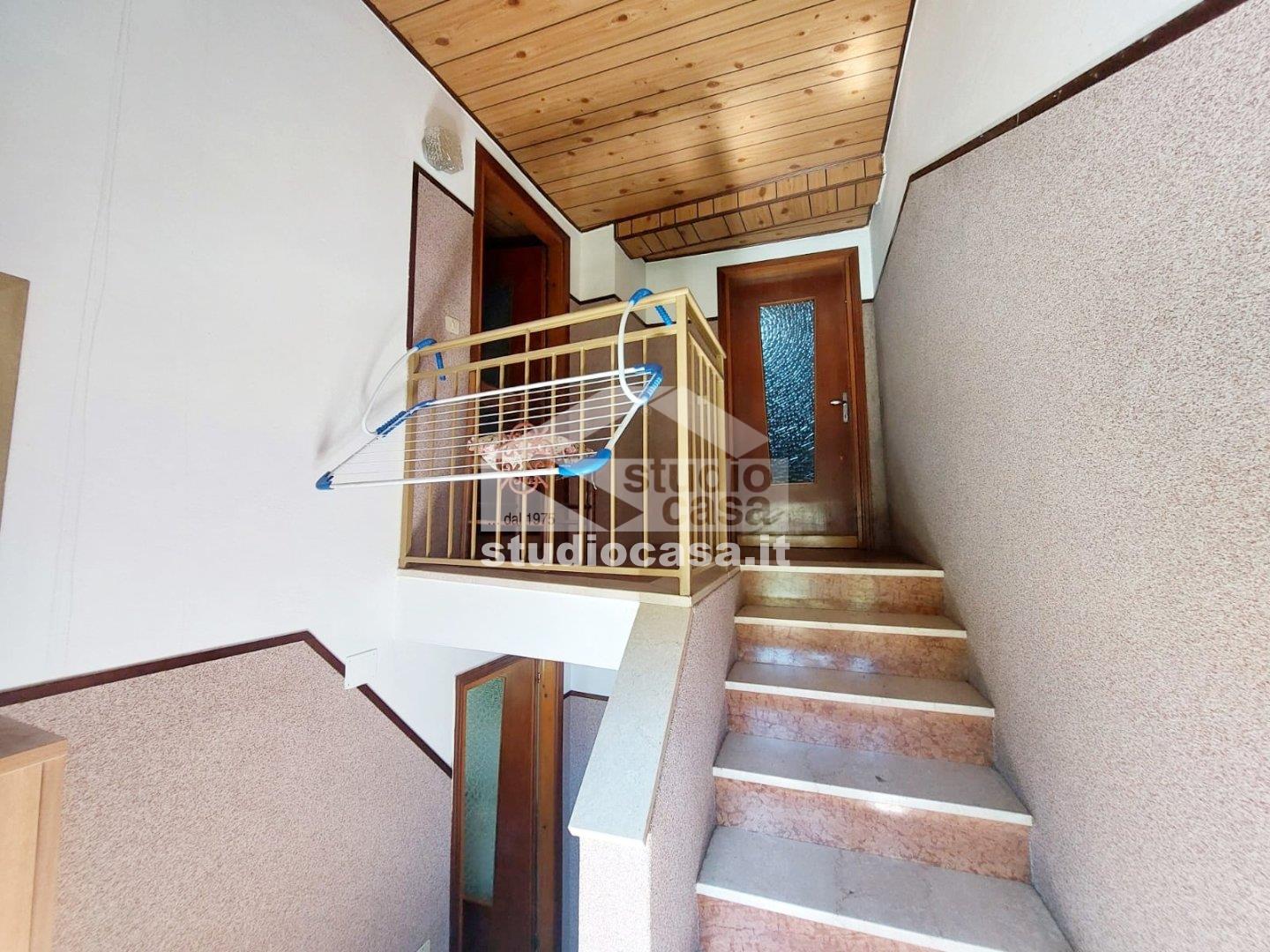 Casa Unifamiliare in vendita a Gorno