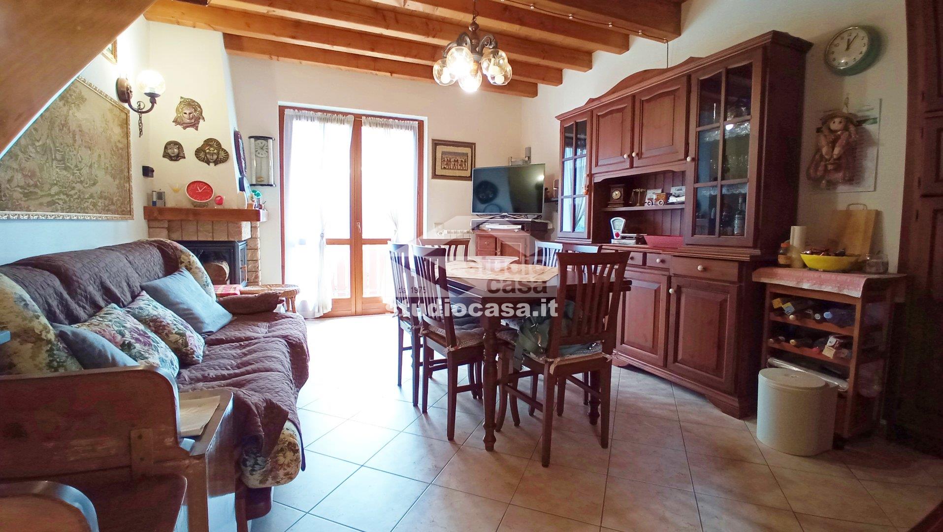 Appartamento in vendita a Parre