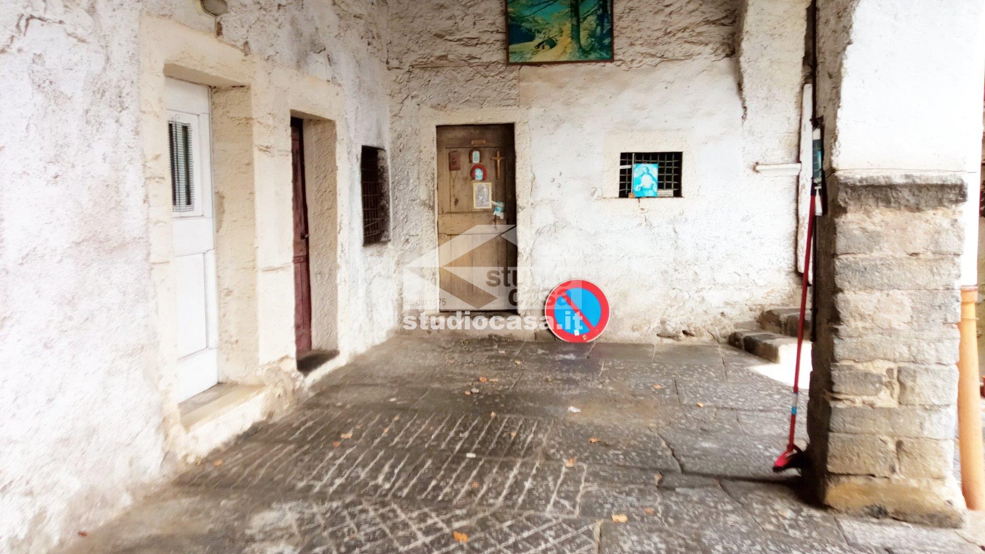 Casa Unifamiliare in vendita a Gorno