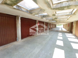 Box / Autorimessa in vendita a Premolo