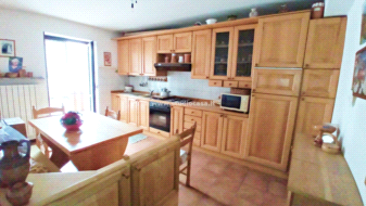 Appartamento in vendita a Gorno