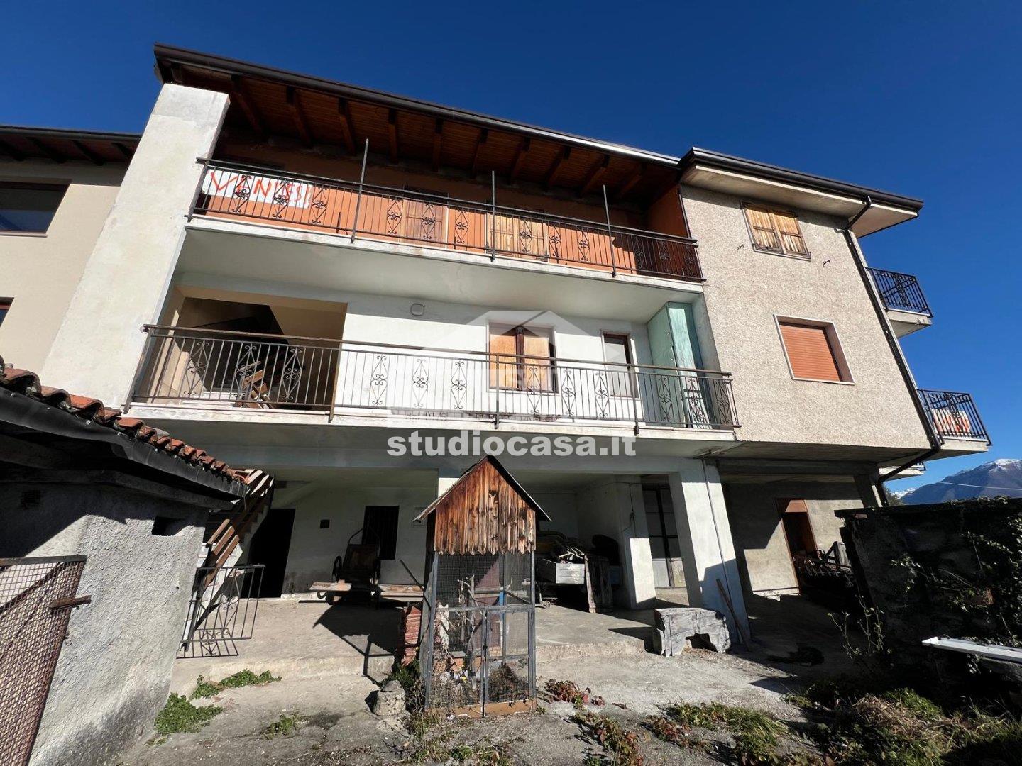 Casa Unifamiliare in vendita a Costa Volpino