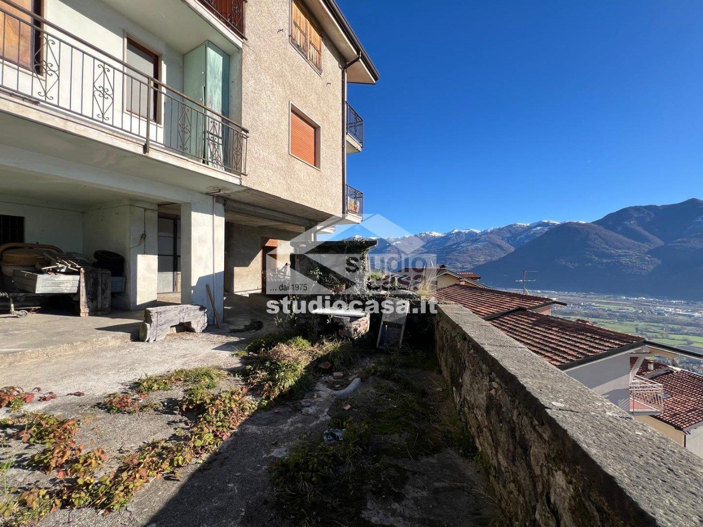 Casa Unifamiliare in vendita a Costa Volpino