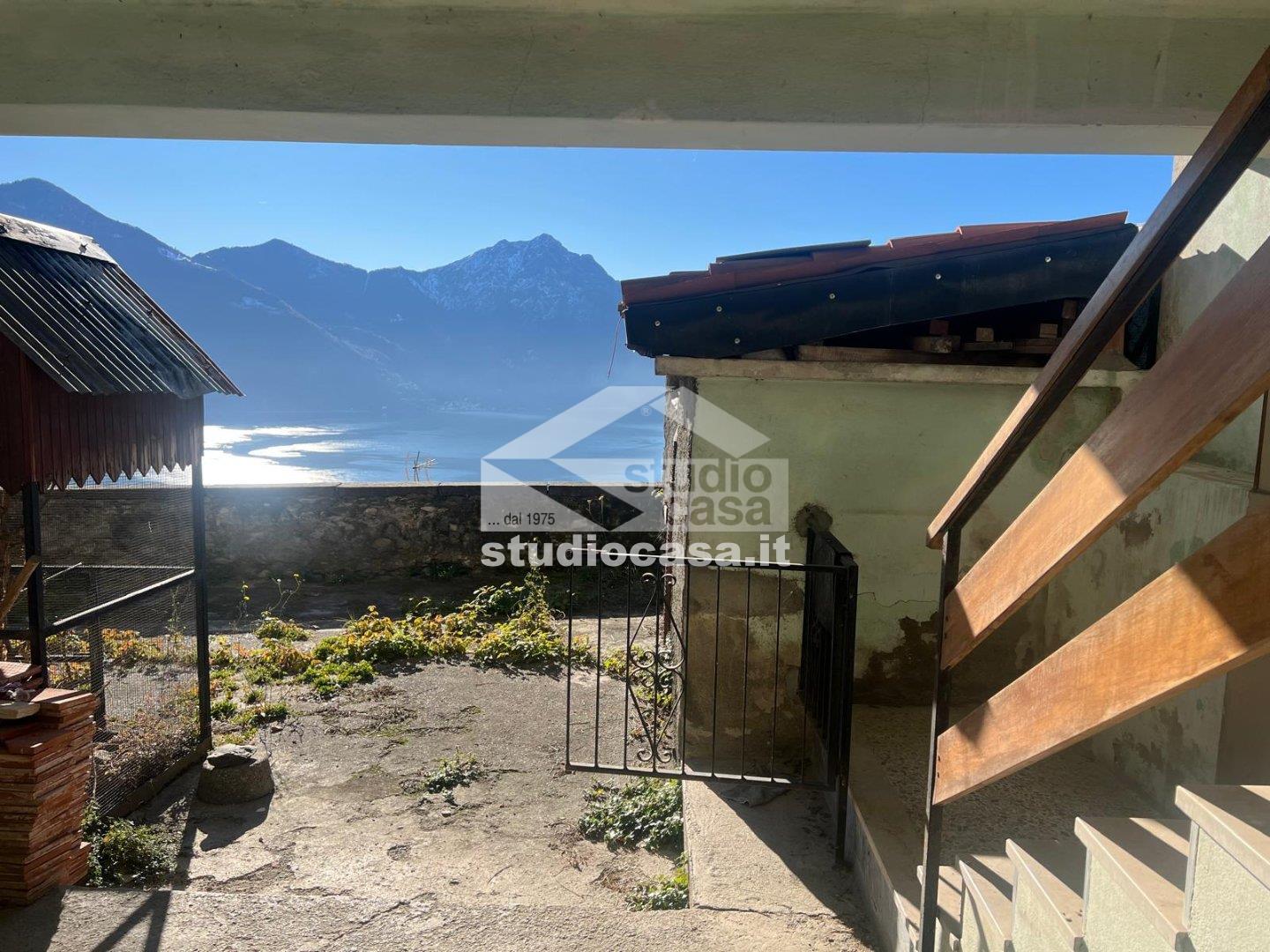 Casa Unifamiliare in vendita a Costa Volpino