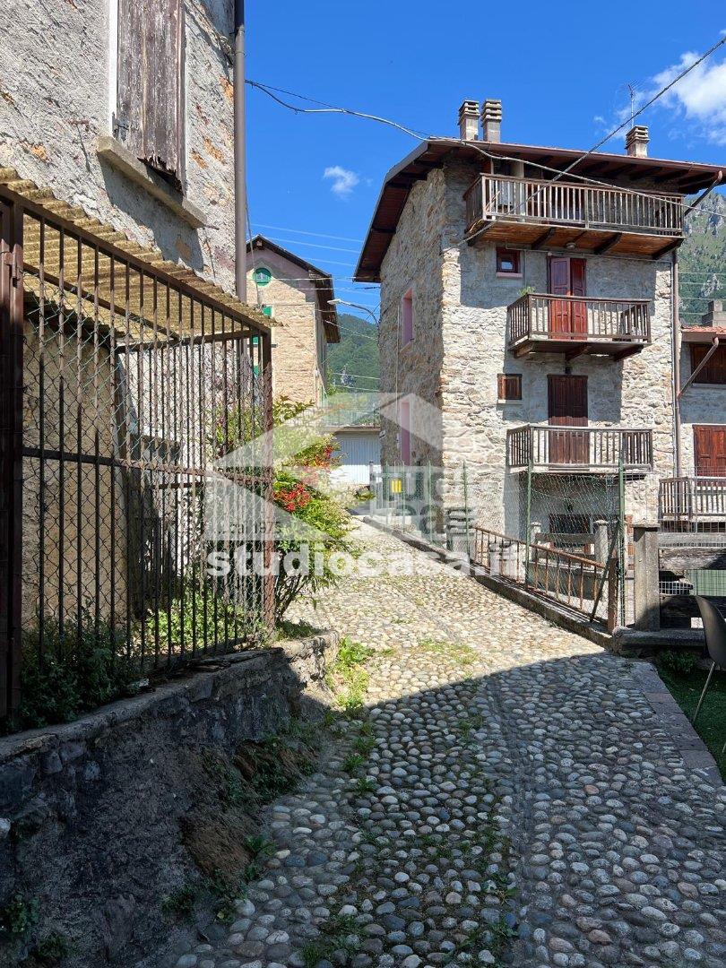 Appartamento in vendita a Rogno