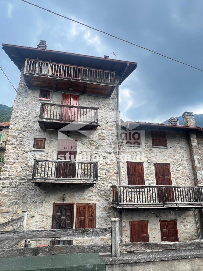 Appartamento in vendita a Rogno