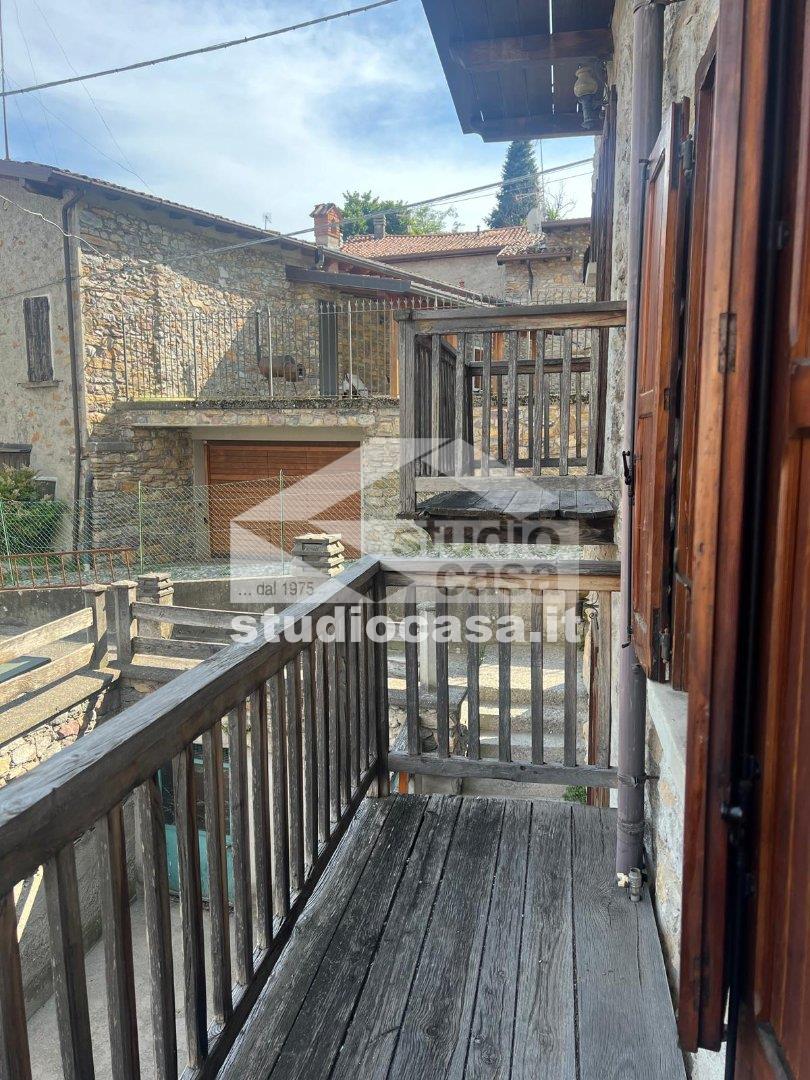 Appartamento in vendita a Rogno