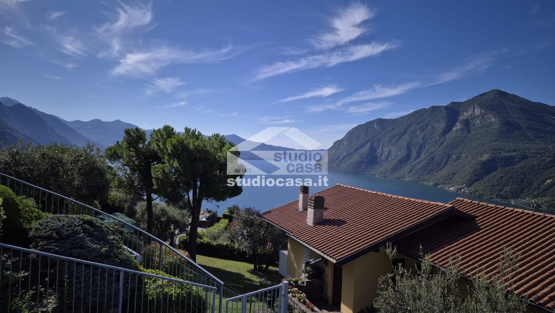 Appartamento in vendita a Riva di Solto