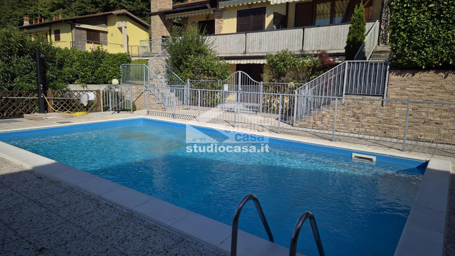 Appartamento in vendita a Riva di Solto