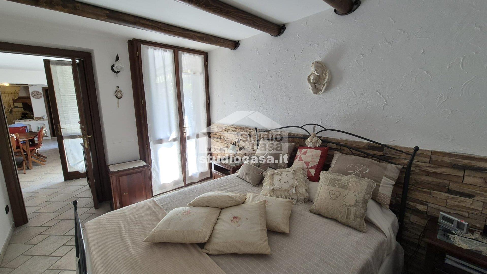 Appartamento in vendita a Riva di Solto