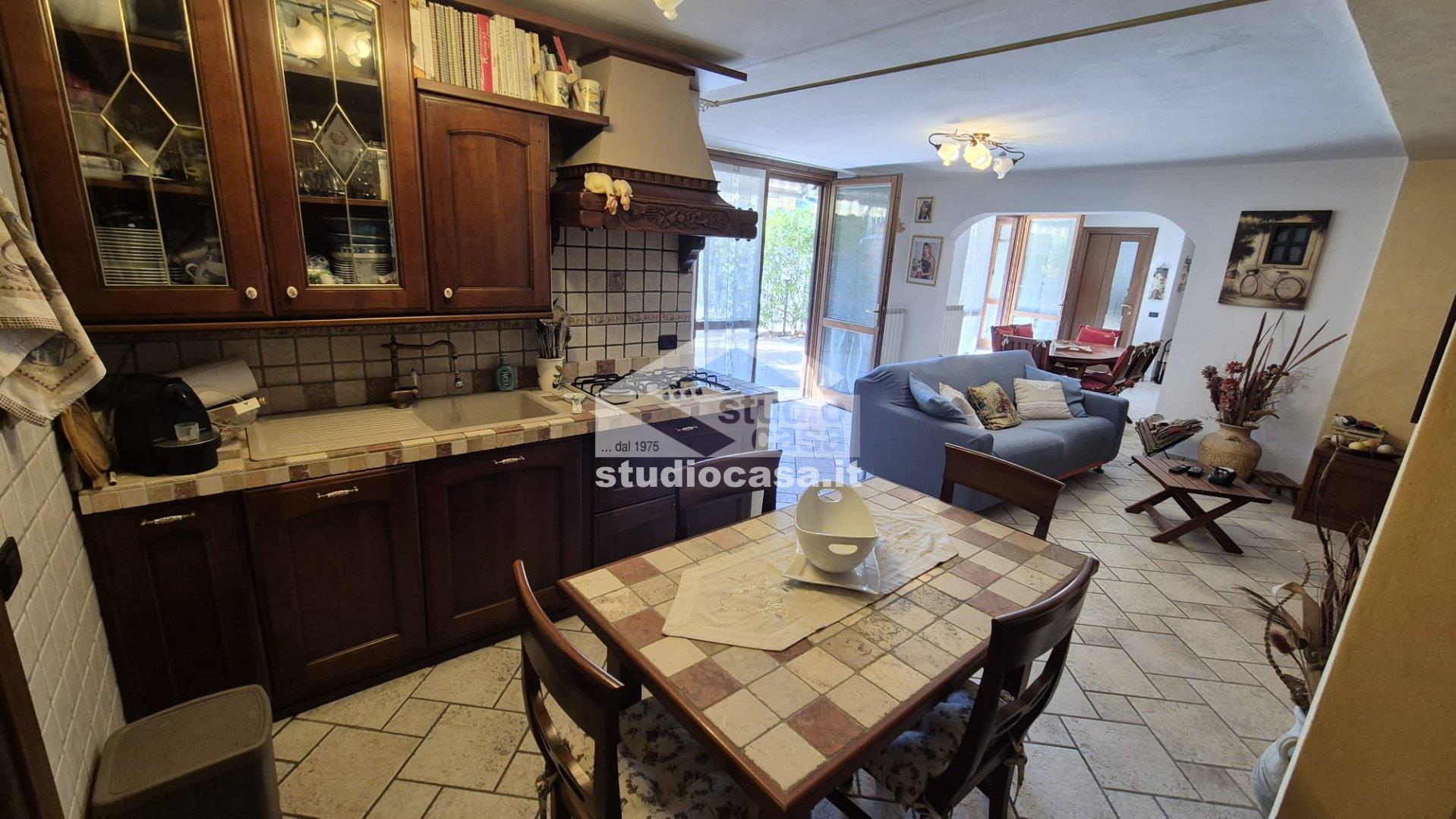 Appartamento in vendita a Riva di Solto