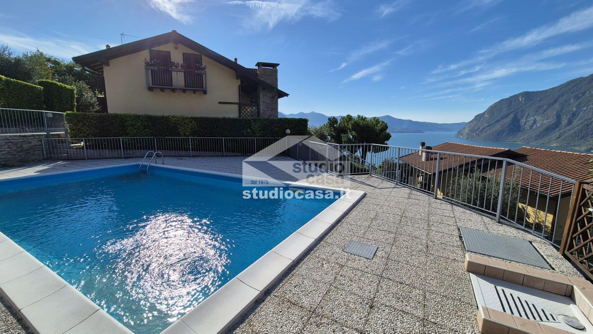 Appartamento in vendita a Riva di Solto