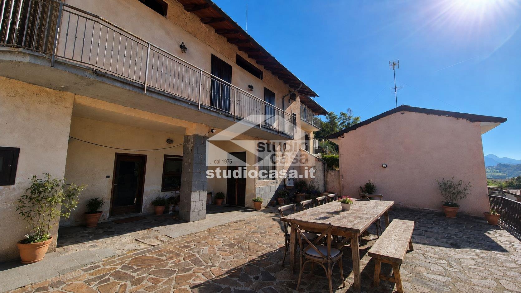 Casa Unifamiliare in vendita a Endine Gaiano