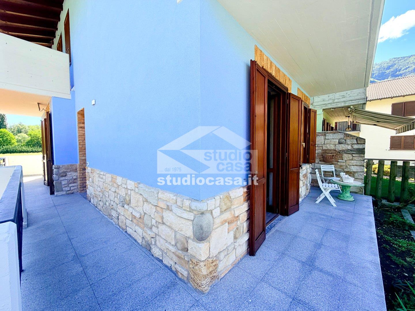Villa a schiera di testa in vendita a Endine Gaiano