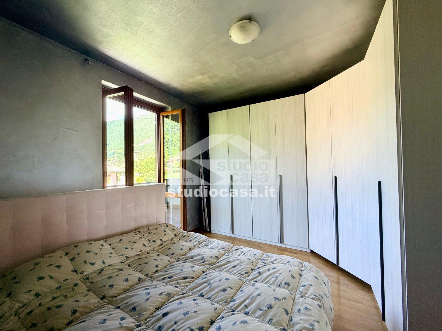 Villa a schiera di testa in vendita a Endine Gaiano