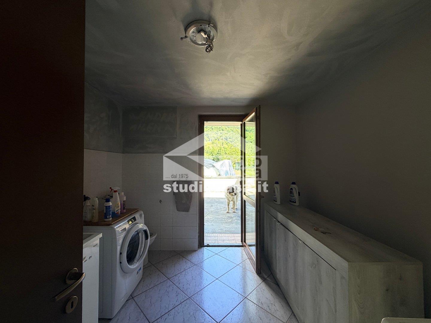 Villa a schiera di testa in vendita a Endine Gaiano