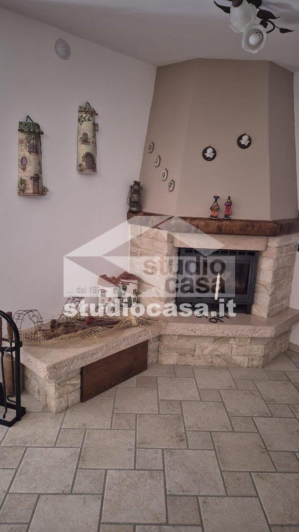 Appartamento in vendita a Riva di Solto