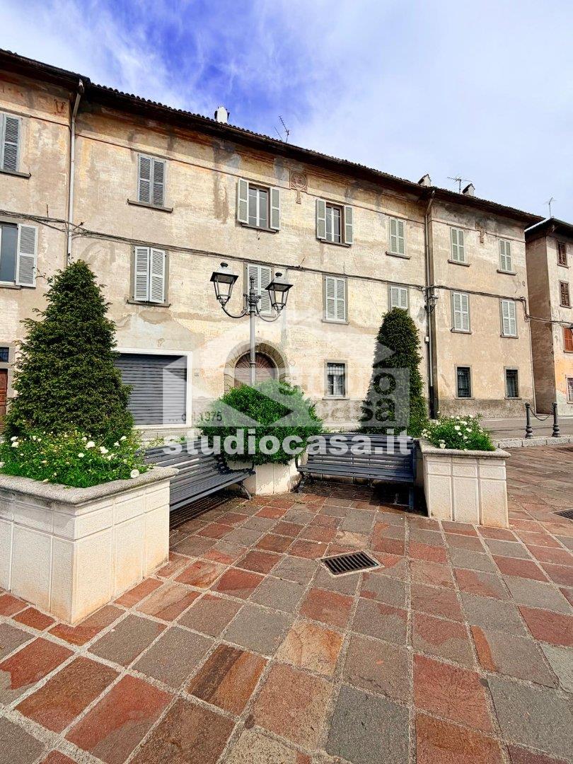 Appartamento in vendita a Riva di Solto