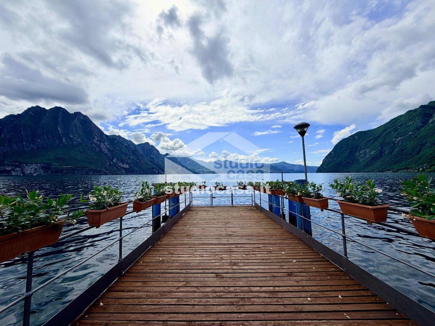 Appartamento in vendita a Riva di Solto