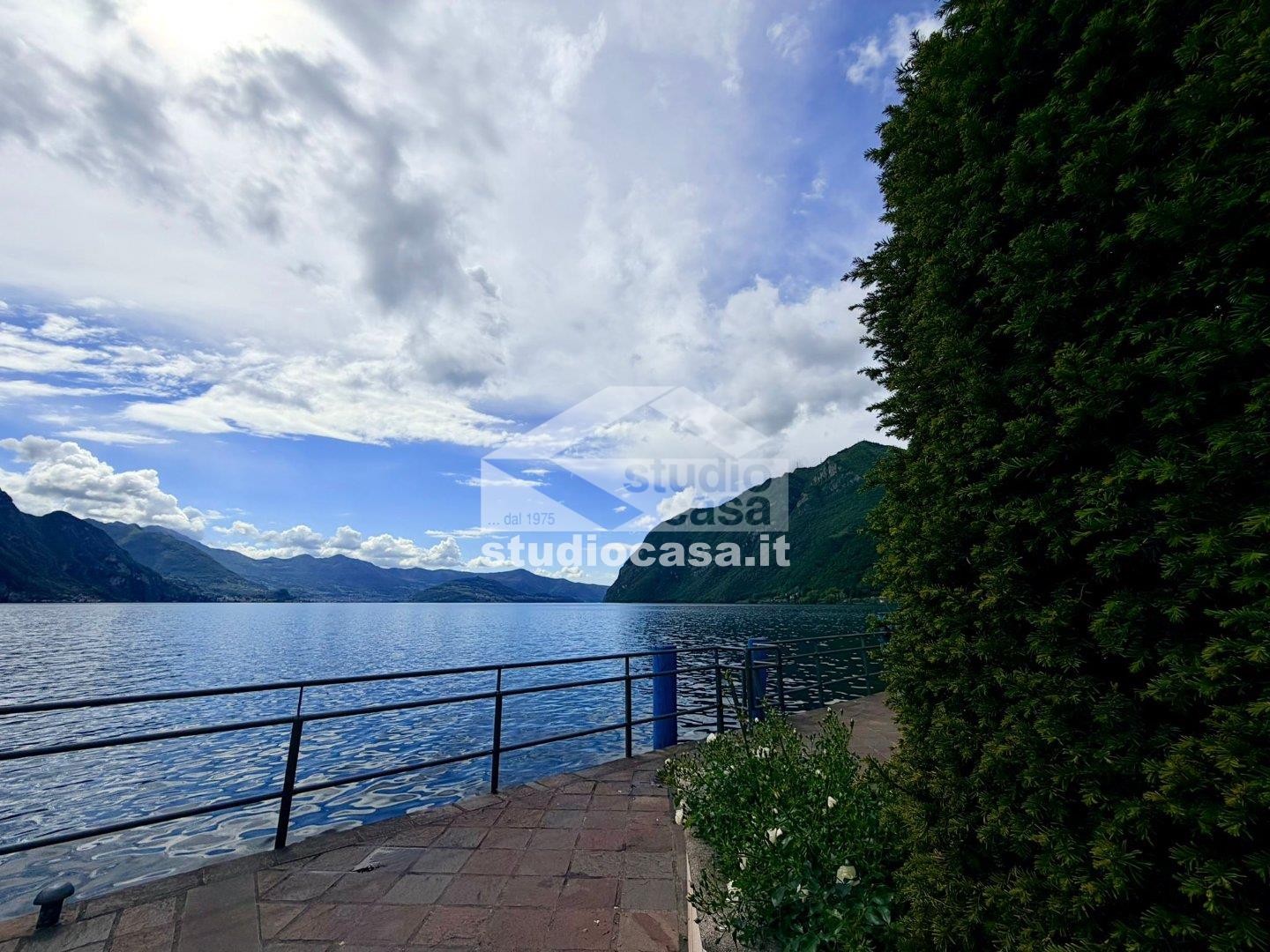 Appartamento in vendita a Riva di Solto