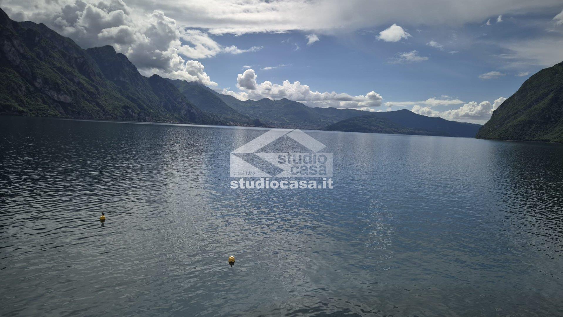 Appartamento in vendita a Riva di Solto
