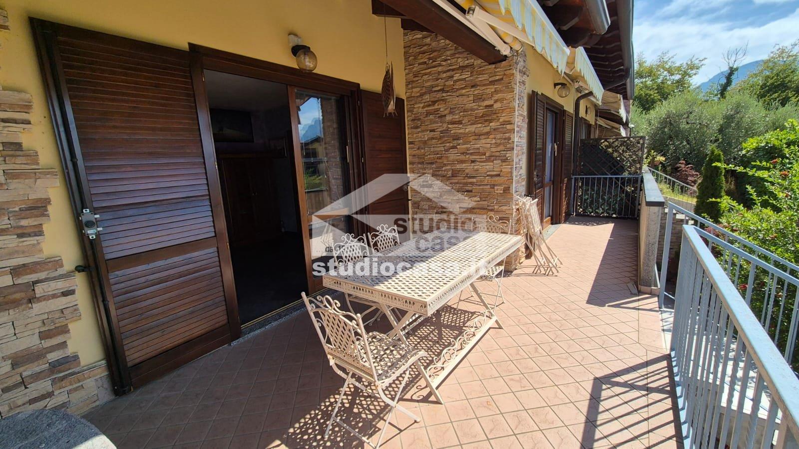 Villa a schiera in vendita a Riva di Solto