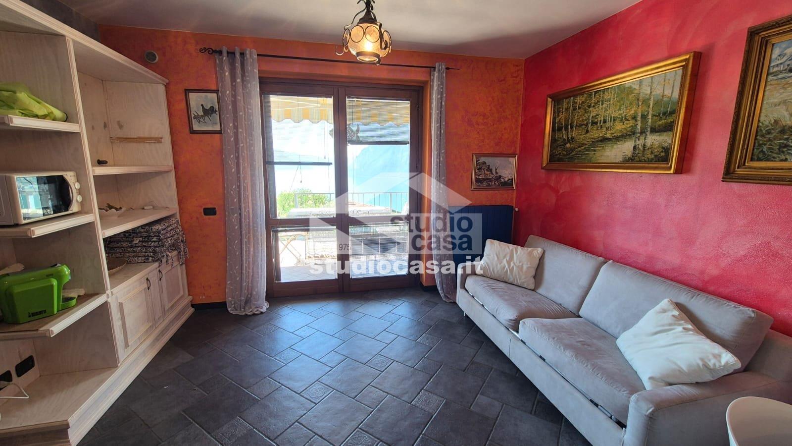 Villa a schiera in vendita a Riva di Solto